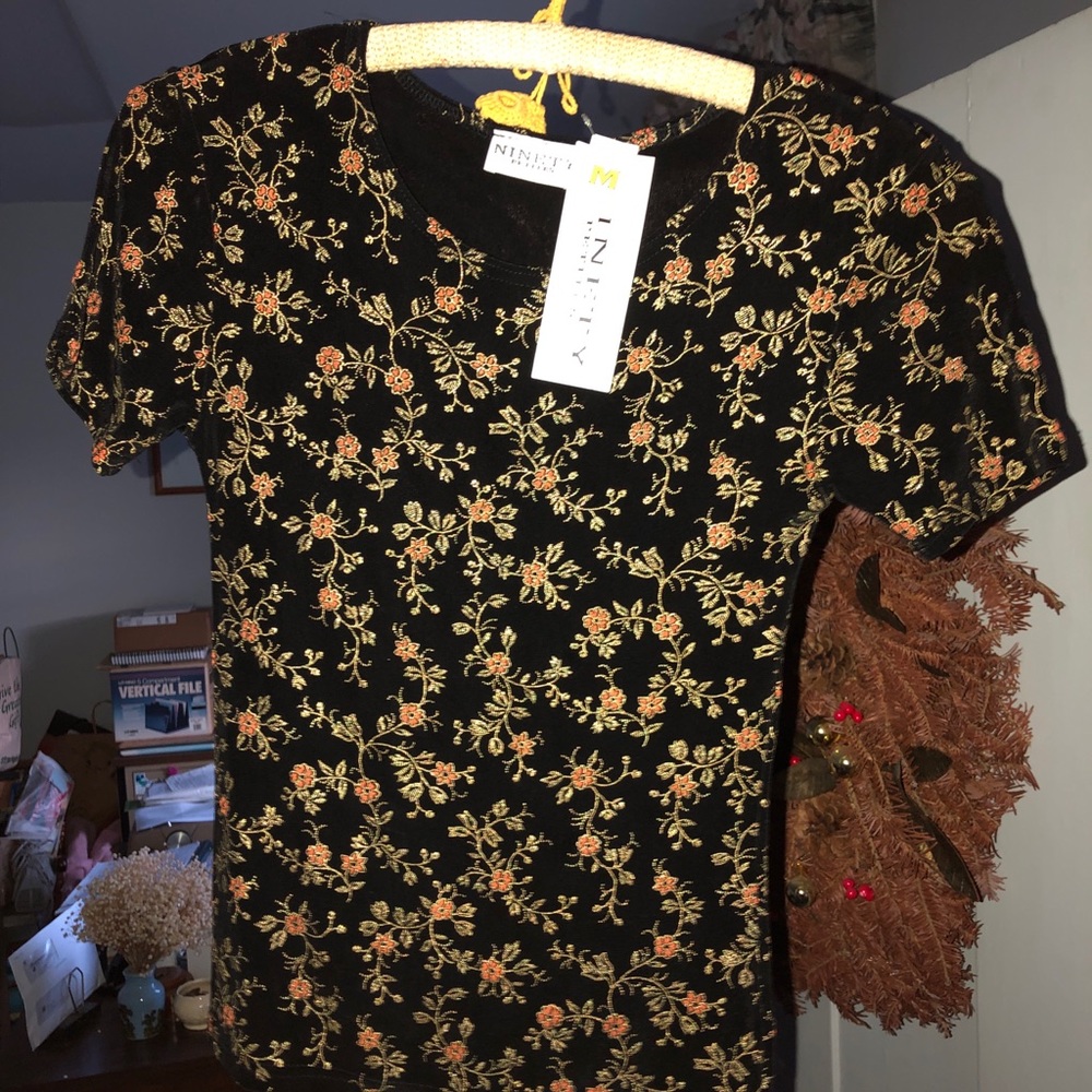 Adorable Black Petite Floral Top, 1990s